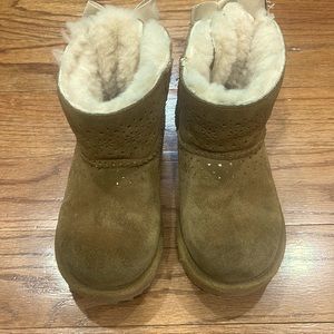 Ugg boots size 10 kids